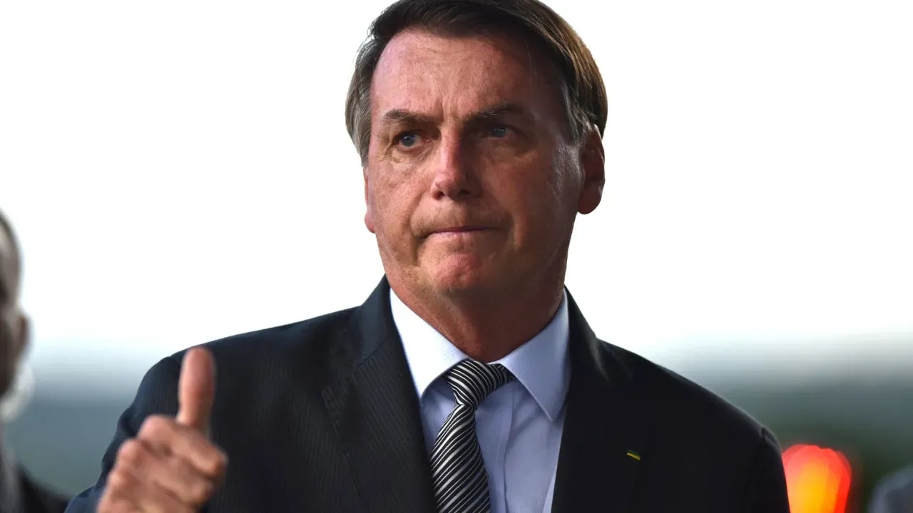 Bolsonaro e Eduardo criticam STF após julgamento polêmico