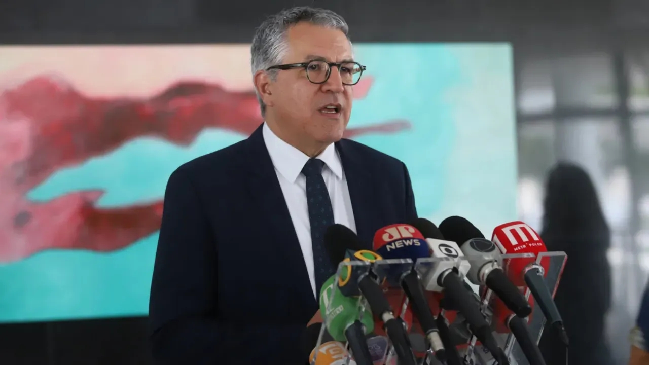 Padilha assume Saúde e enfrenta desafios sanitários e orçamentários