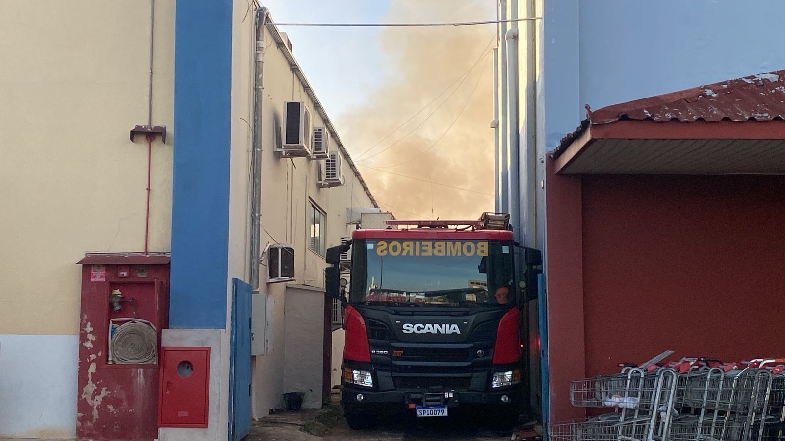 Shopping de Tangará da Serra reabre após incêndio em loja
