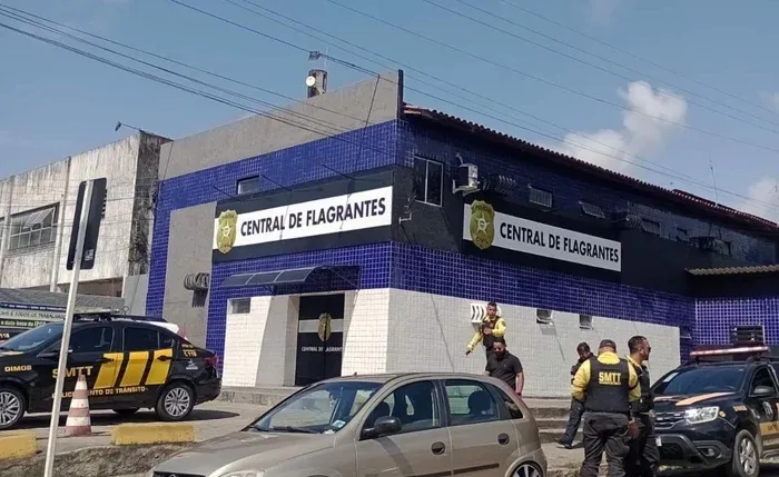 Motorista é detido por embriaguez ao volante após colisão em Maceió