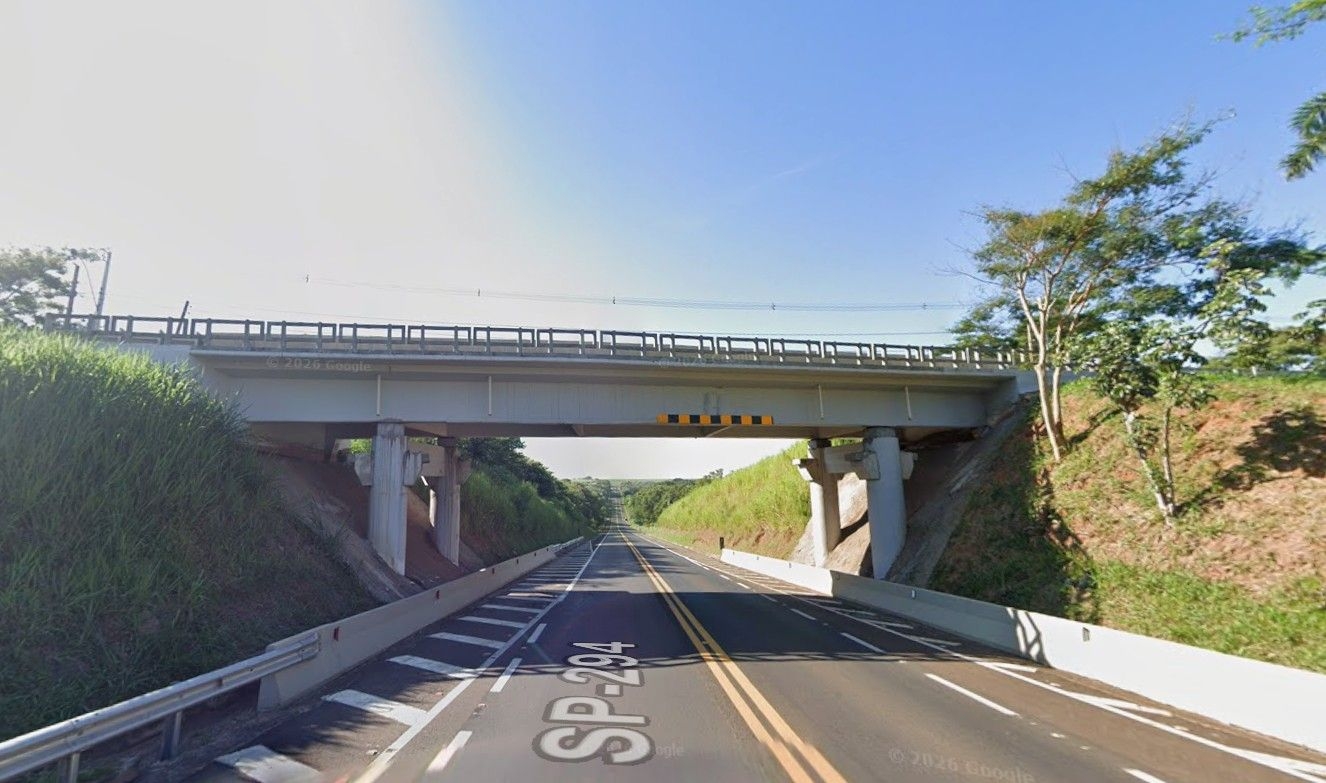 Demolição de viaduto altera tráfego na SP-294 em Inúbia Paulista