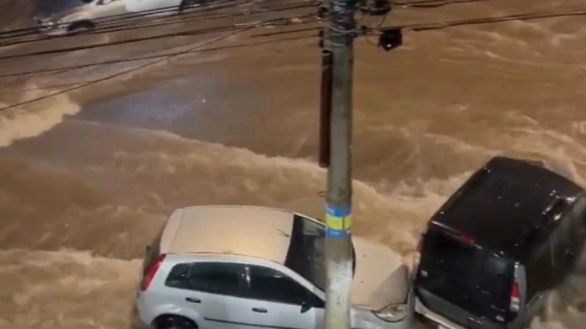 Temporal em Belo Horizonte provoca alagamentos e interdições