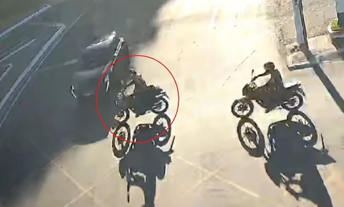 Motociclista ferido após carro avançar sinal em Maceió