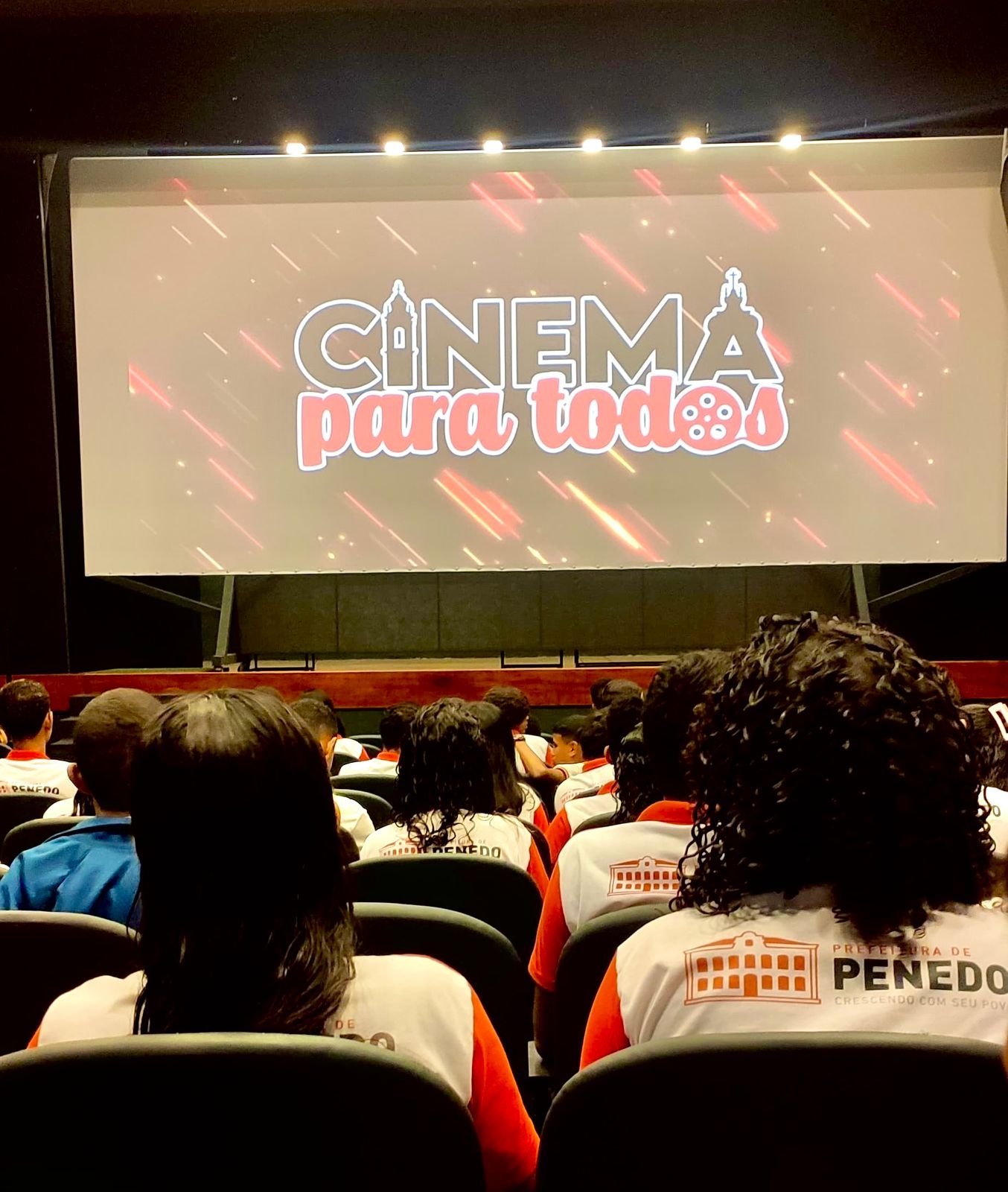 Prefeitura de Penedo leva alunos da rede pública ao Cine Penedo