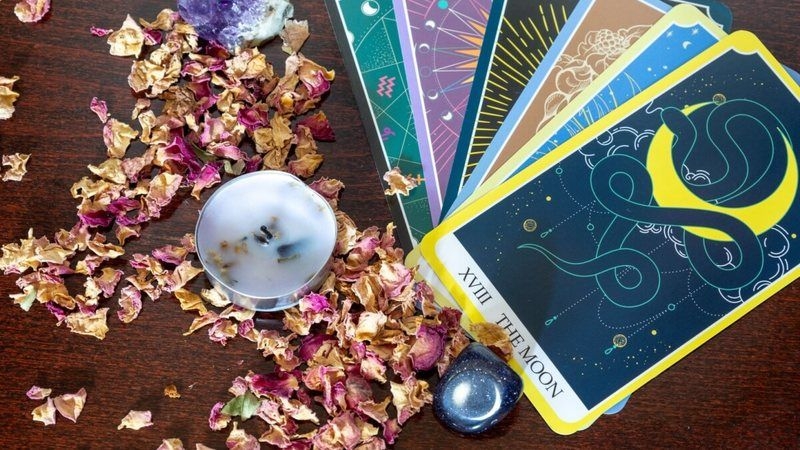 Tarot do dia para os signos em 15 de março de 2026