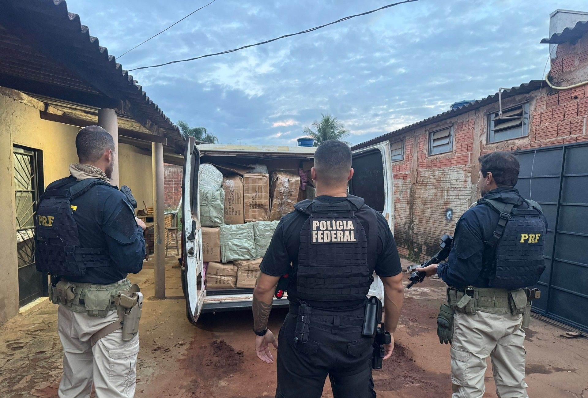 PF prende chefes de esquema de contrabando de cigarros