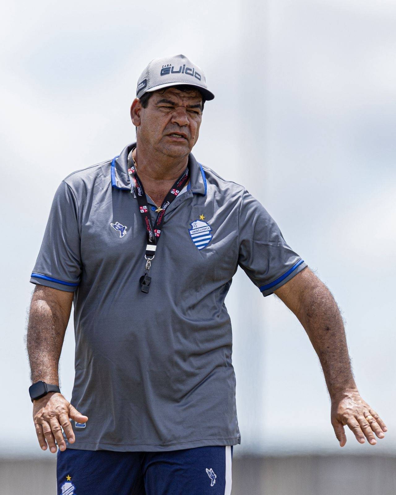 CSA anuncia saída de jogador e busca novos reforços