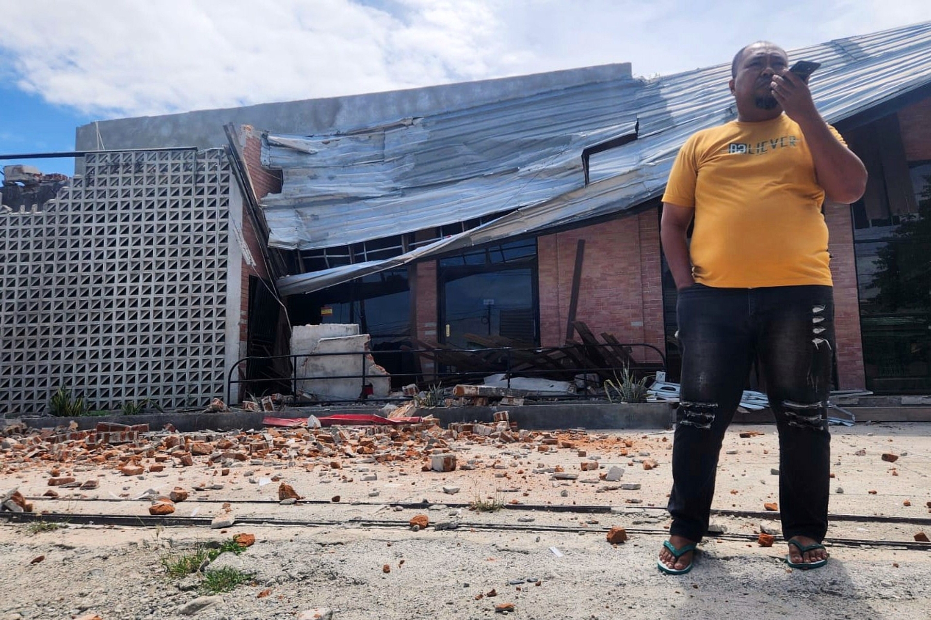 Terremoto na Indonésia causa danos e evacuação de hospitais