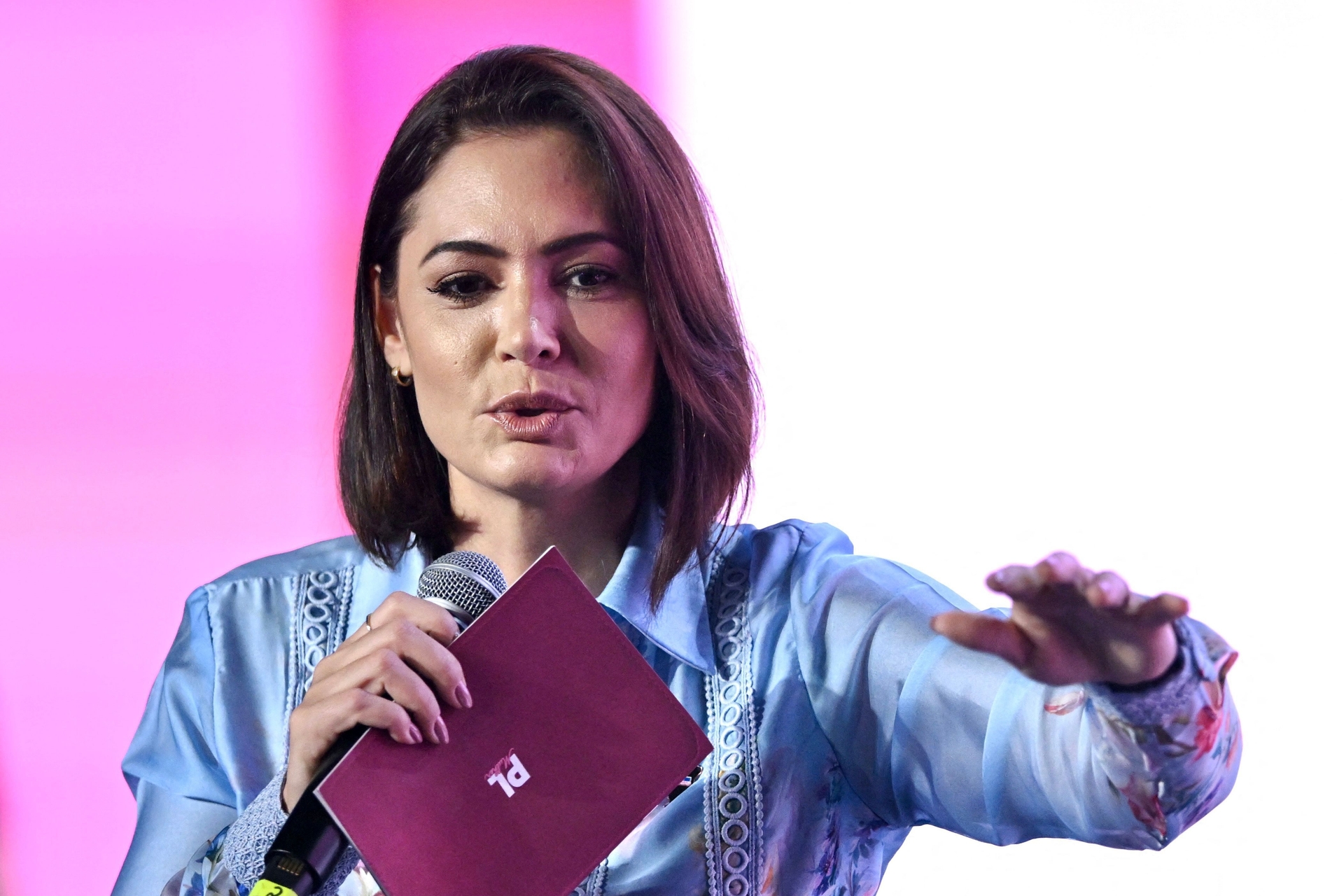 Michelle Bolsonaro é considerada a mulher mais poderosa do Brasil