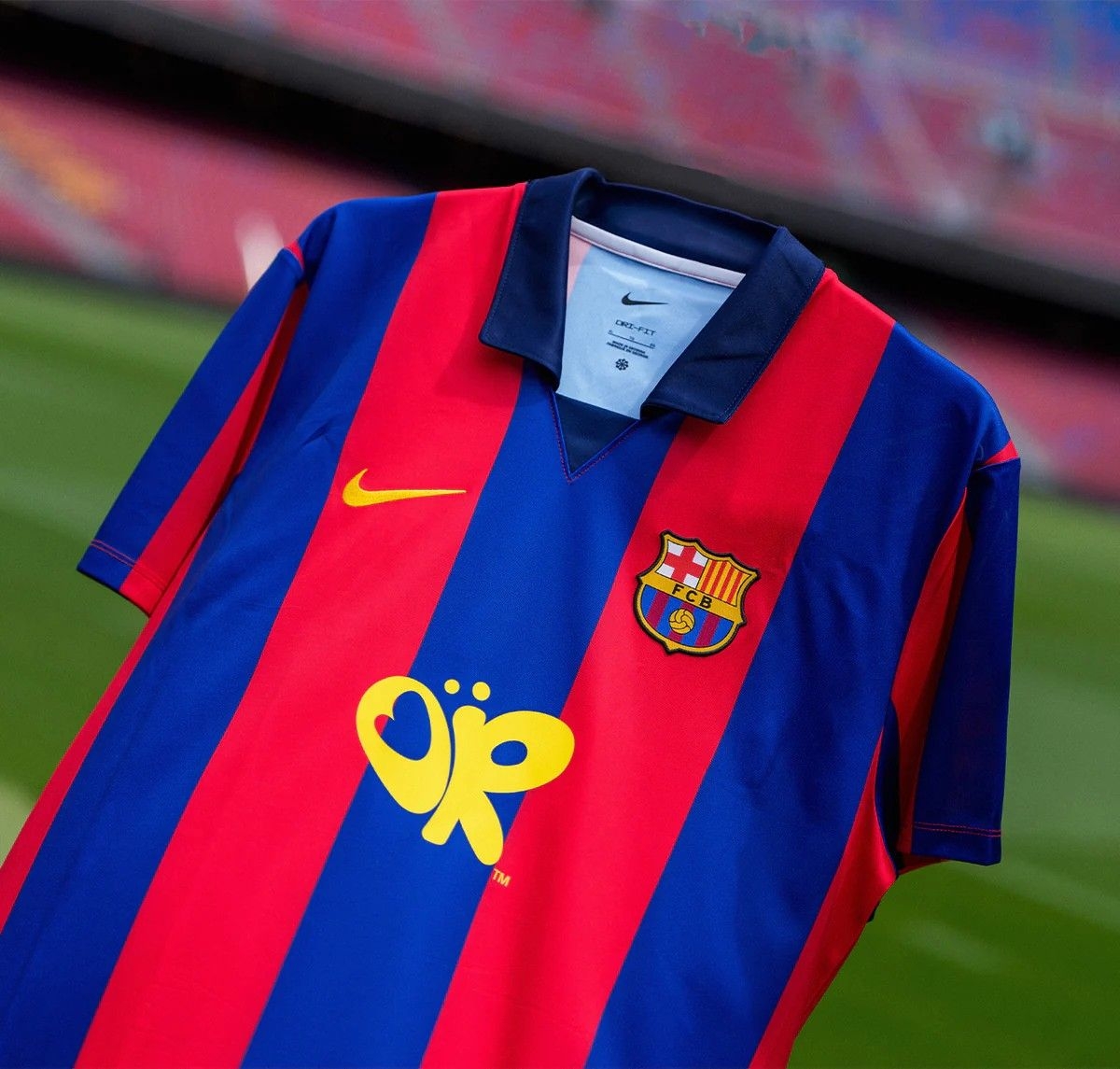 Barcelona lança camisa retrô com Olivia Rodrigo especial