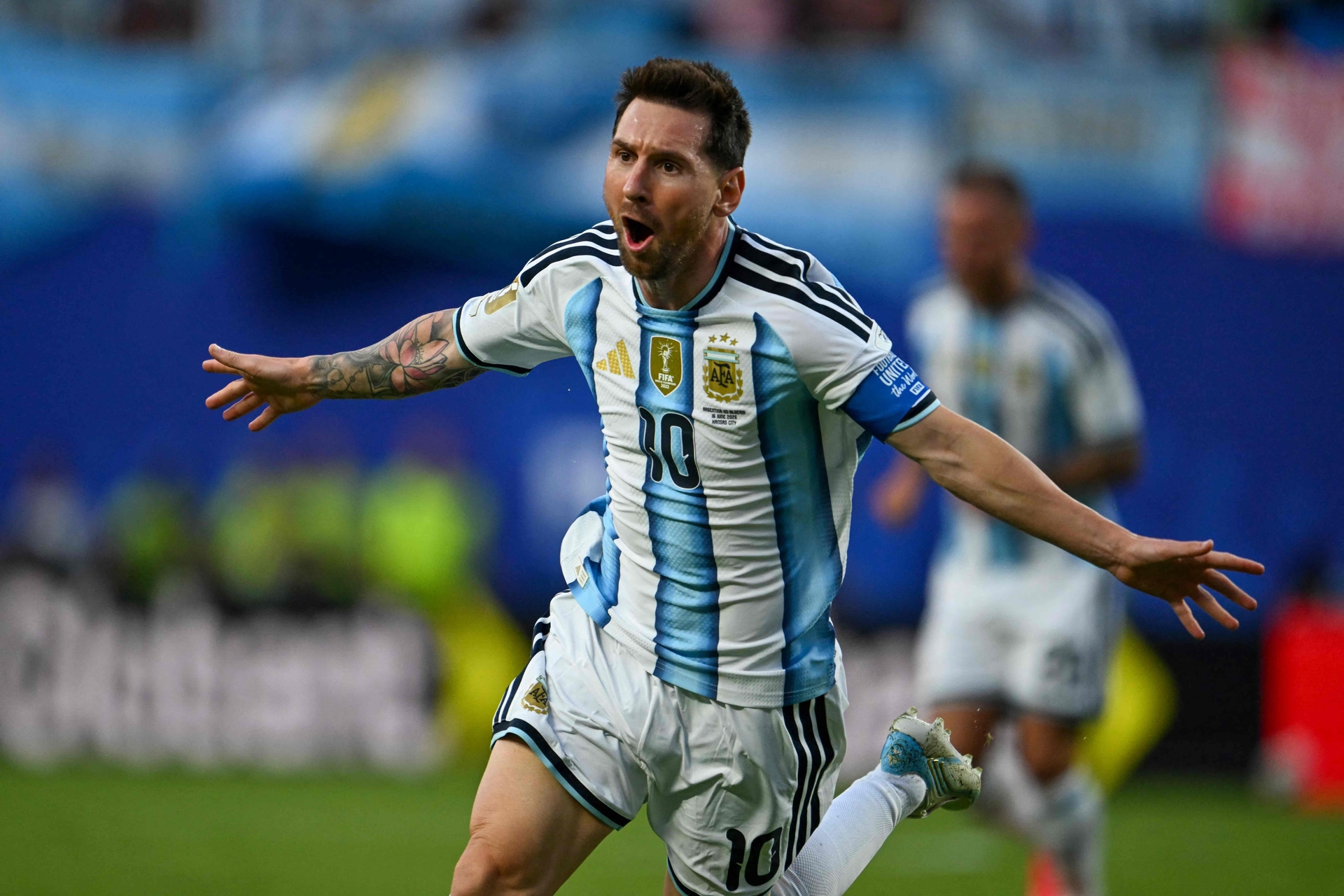 Messi carrega seis emblemas especiais na Copa do Mundo
