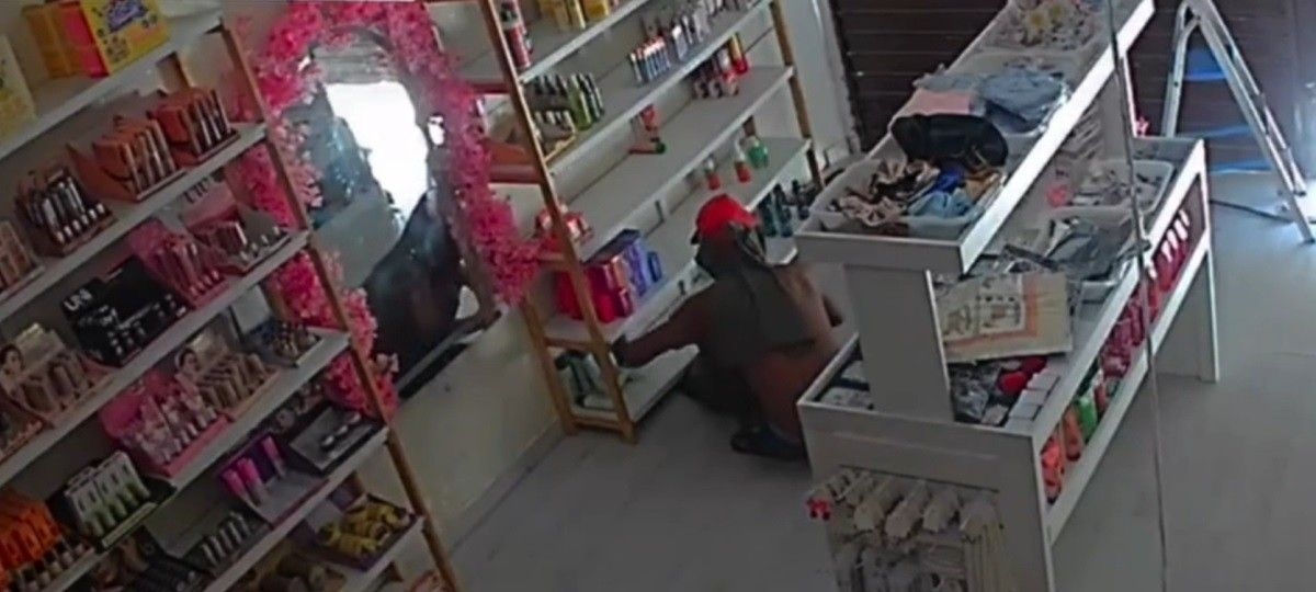 Furto em loja na Pajuçara com invasão duas vezes
