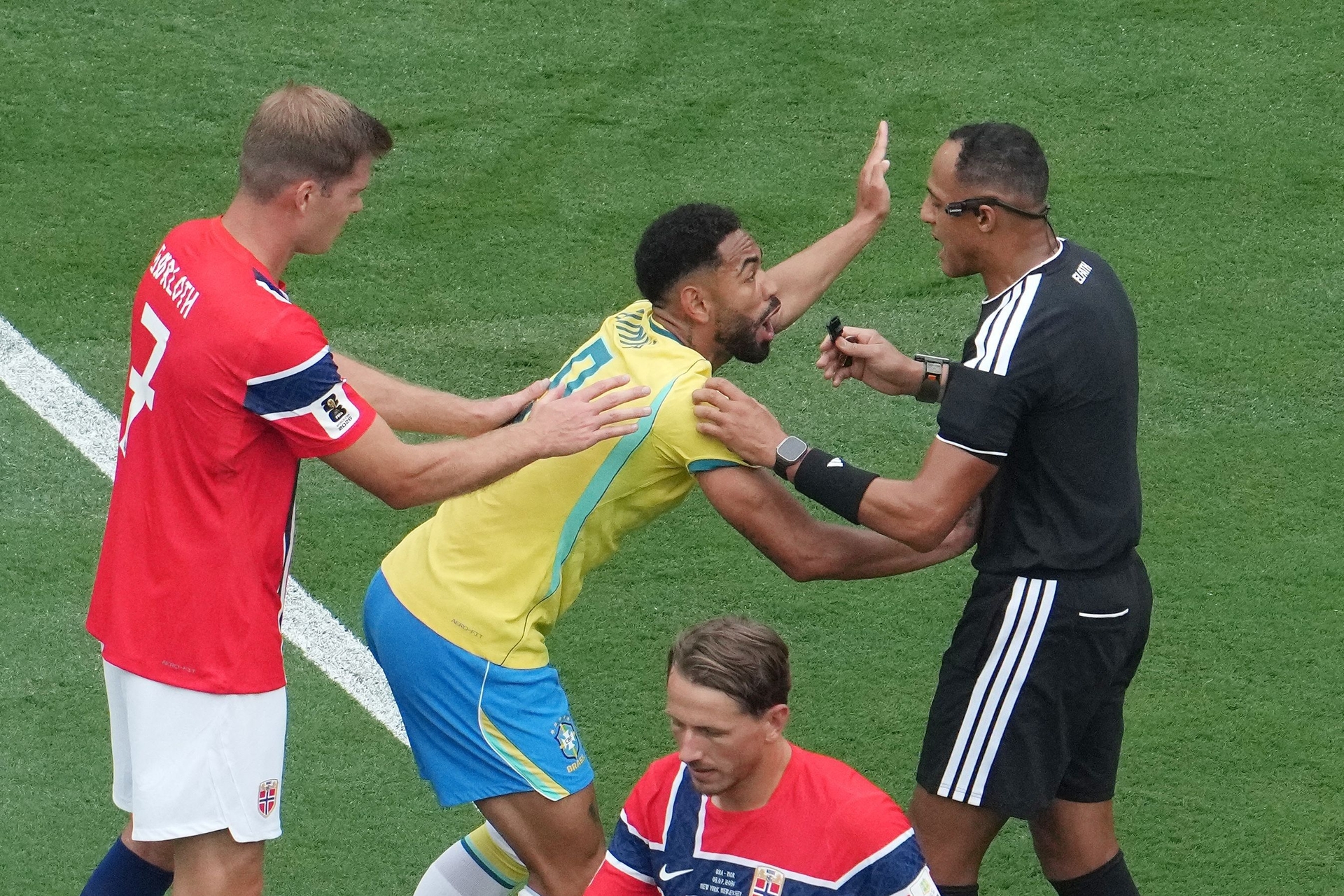 Matheus Cunha lamenta eliminação do Brasil na Copa do Mundo