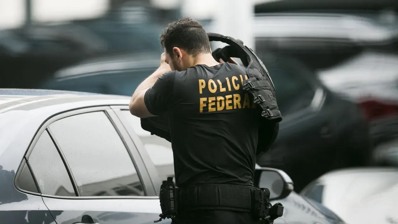 Busca da PF reativa pressão por PEC da blindagem