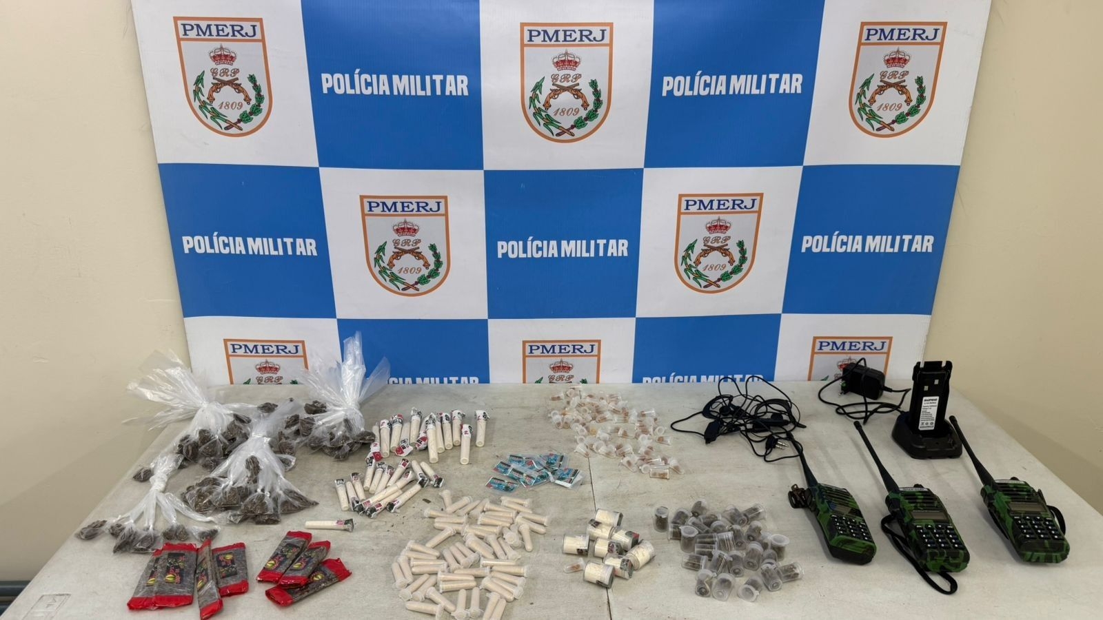 Três homens são presos por tráfico de drogas em Volta Redonda