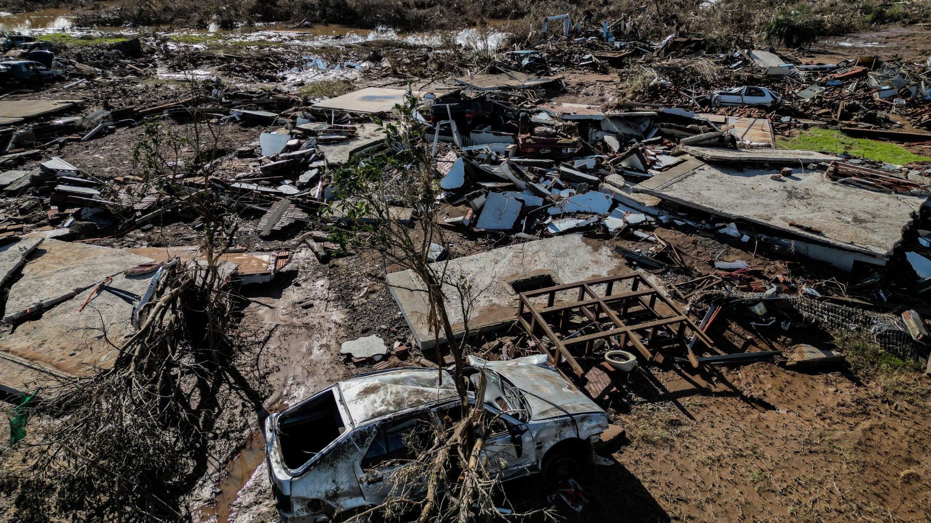 Com milhares de pessoas fora de casa e Guaíba em alta, RS planeja manter abrigos por meses