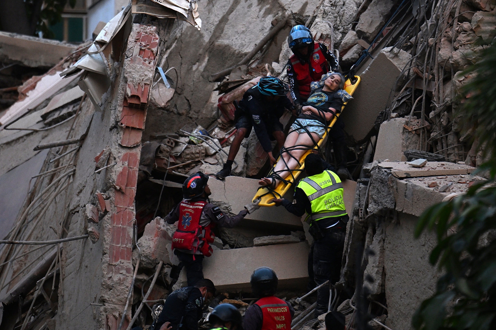Destruição na Venezuela após terremotos de 7,5 e 7,2
