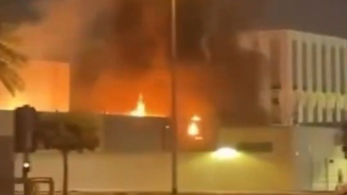 Drone atinge consulado dos EUA em Dubai durante tensão