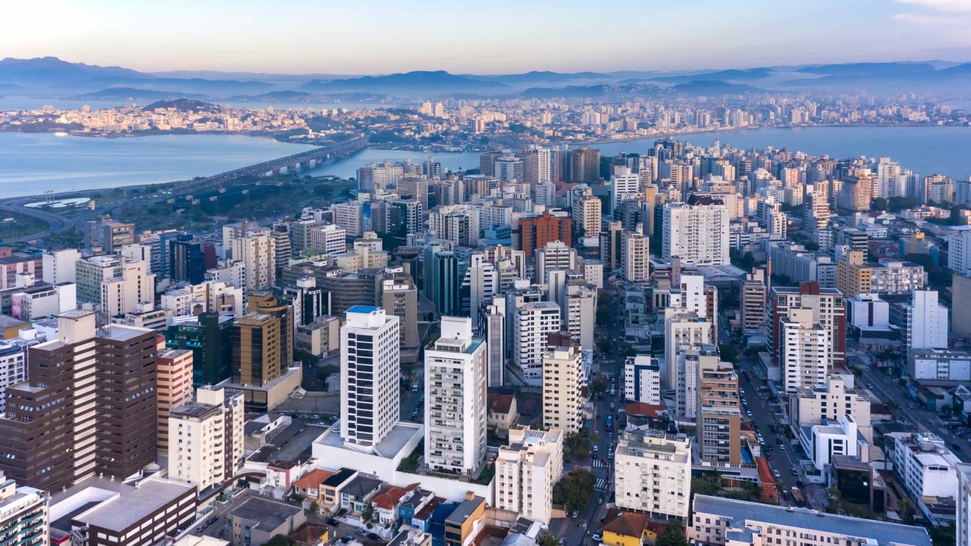 Florianópolis tem maior percentual de lares com casais do mesmo sexo; República lidera entre os bairros