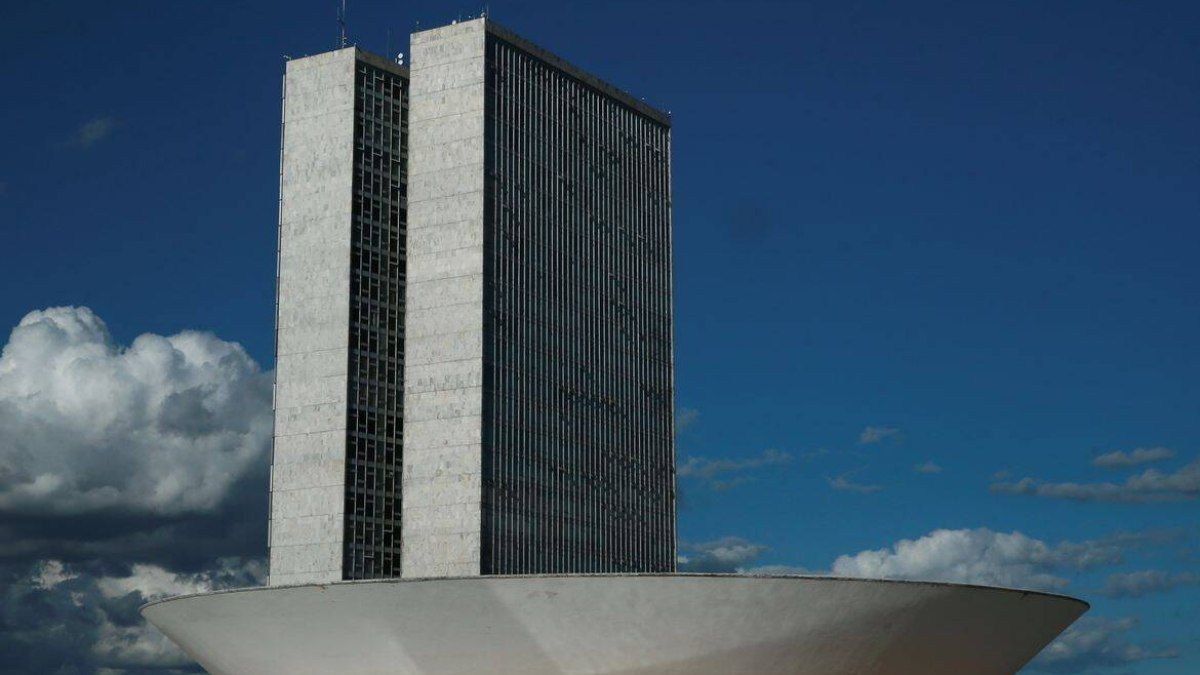 Fim da janela partidária altera cenário político das eleições