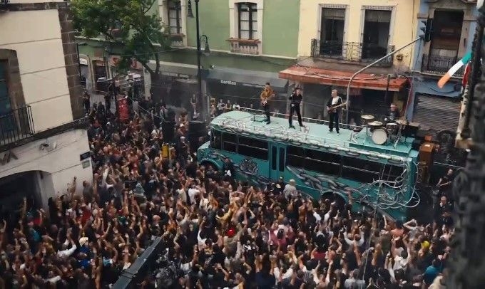 U2 grava clipe na Cidade do México e encanta moradores