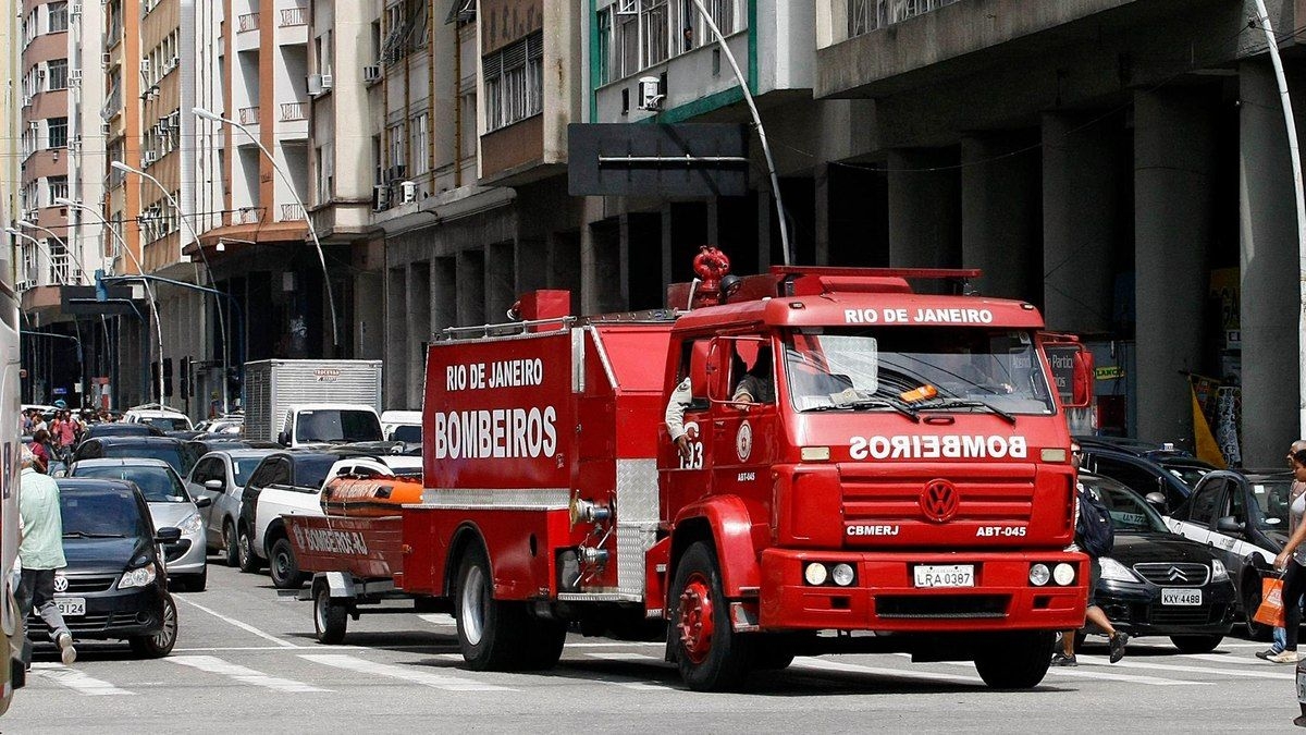 Veículos com sirene têm prioridade na passagem