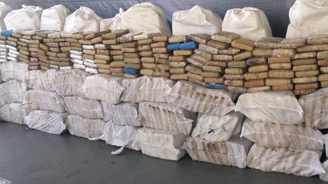 Operação no Amazonas apreende 2,5 toneladas de drogas