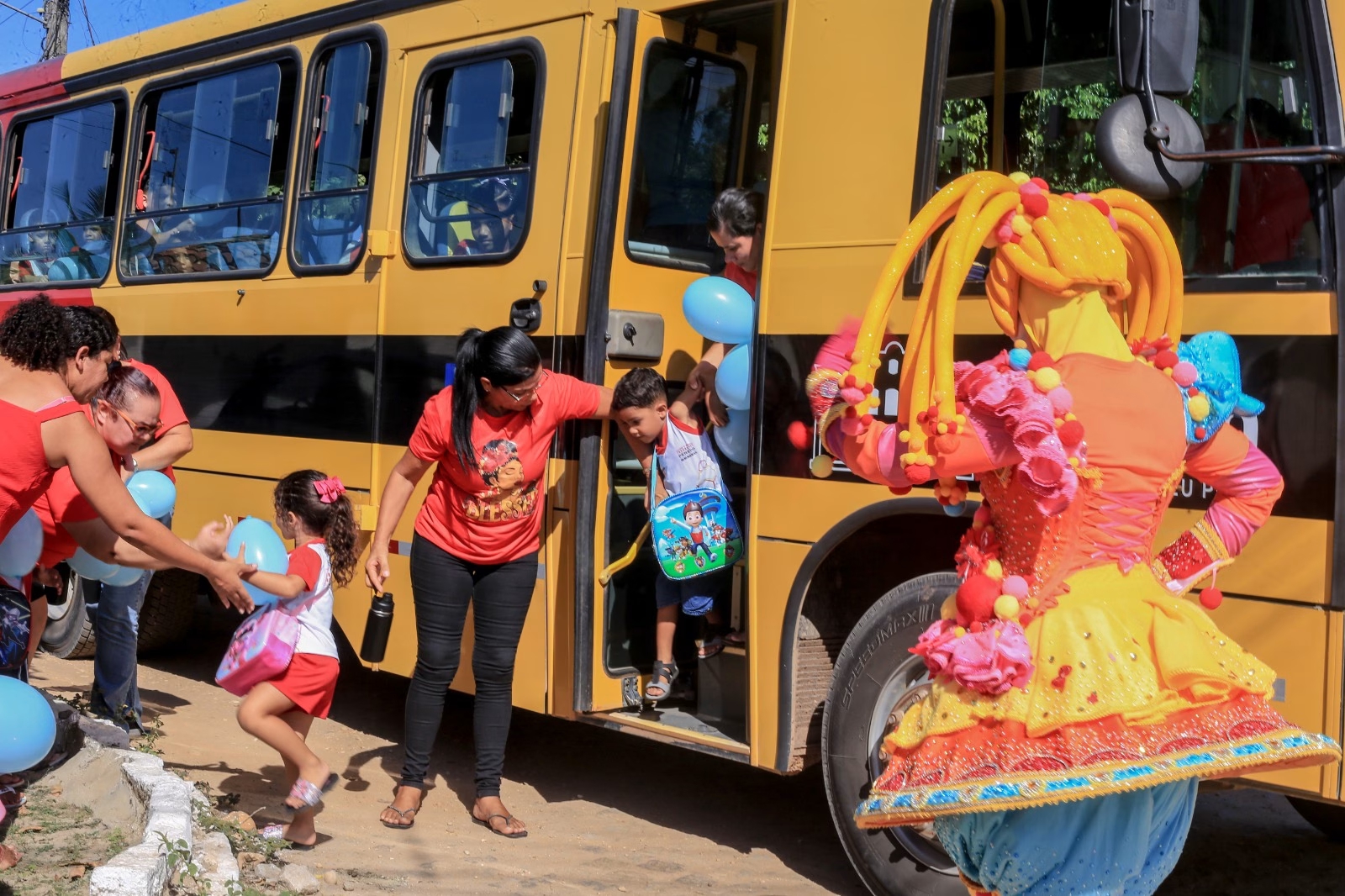 Crianças aprendem sobre uso consciente da água em Penedo