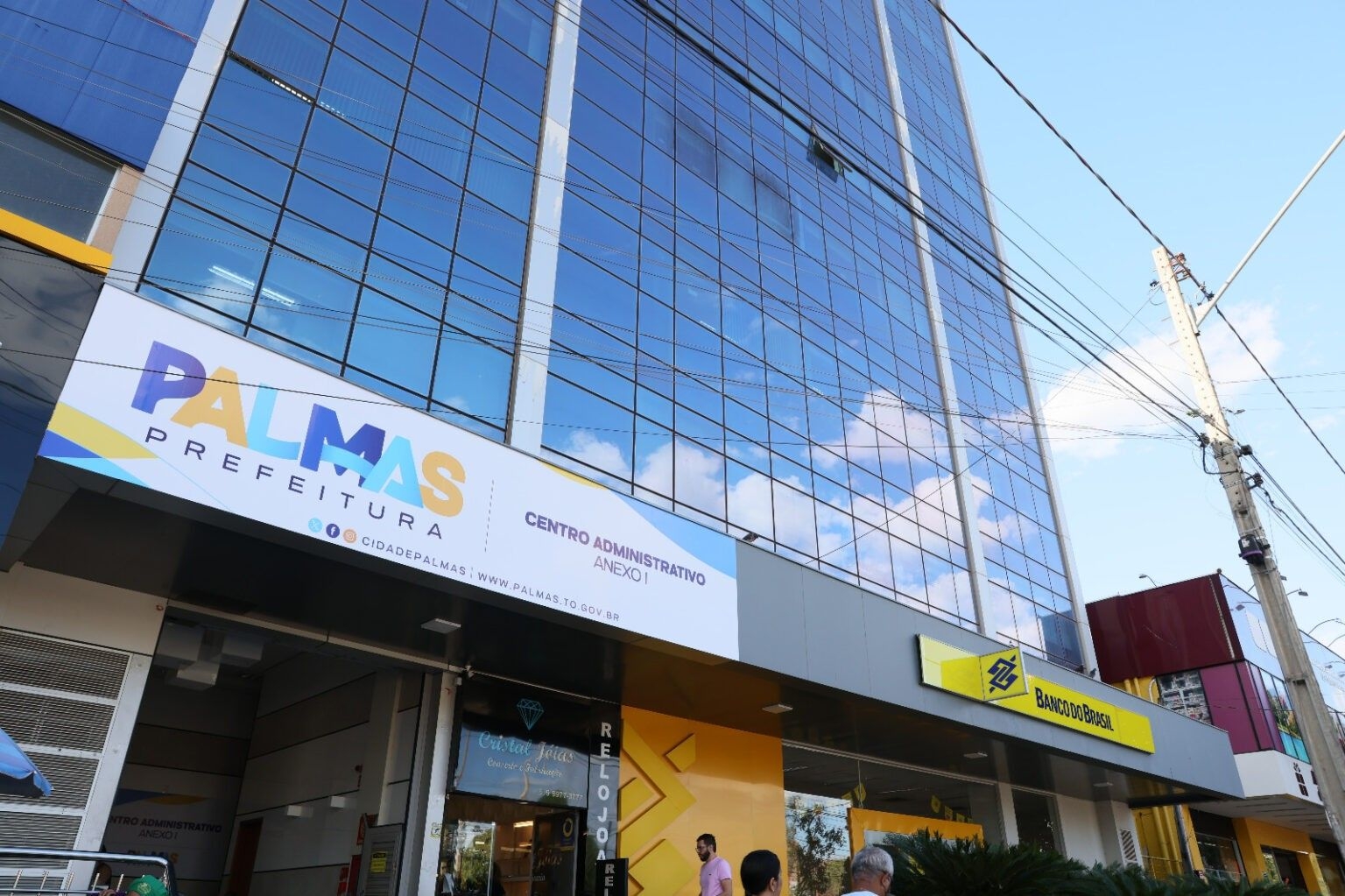 Nova lei cria 431 cargos e extingue agência em Palmas