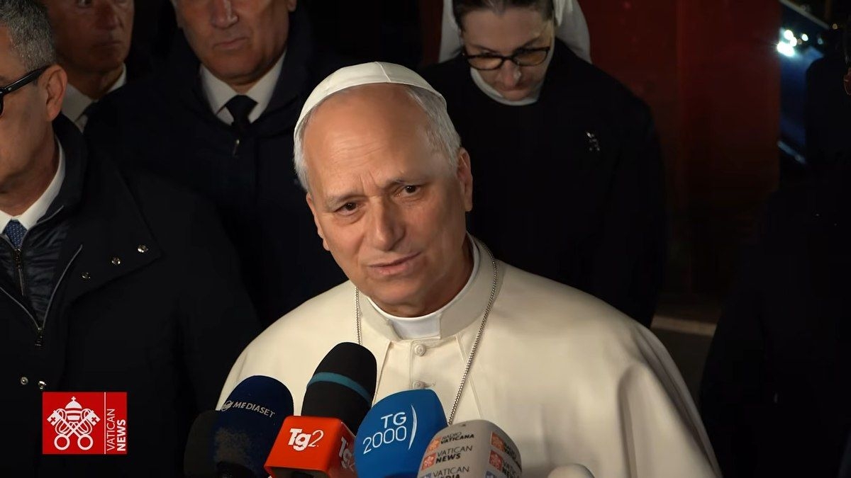 Papa Leão XIV critica ameaça ao Irã e pede paz