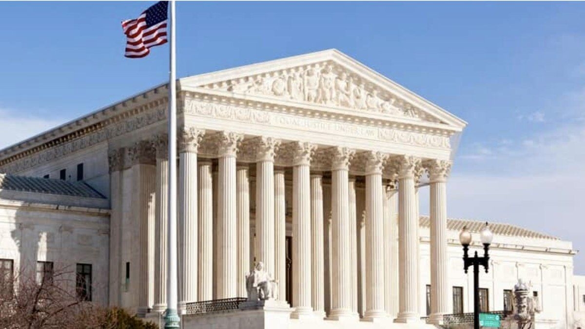 Suprema Corte dos EUA debate proteção a haitianos e sírios
