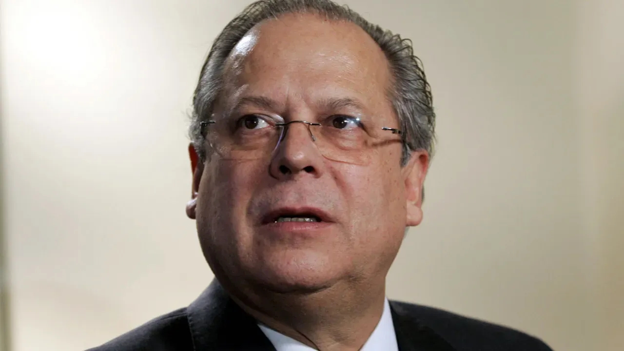 Dirceu critica Flávio e defende Lula em aniversário político