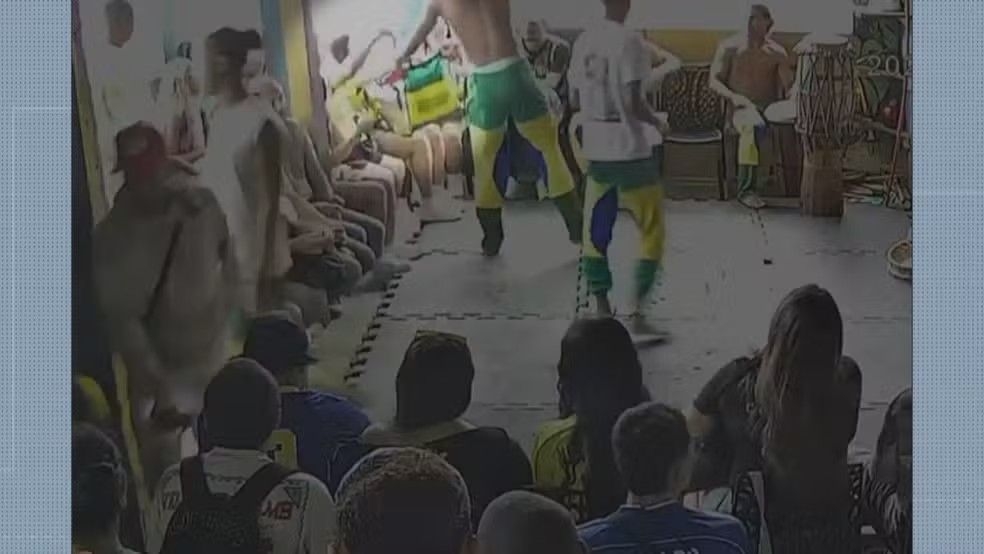Turista colombiana deixa Brasil após gesto racista na Rocinha