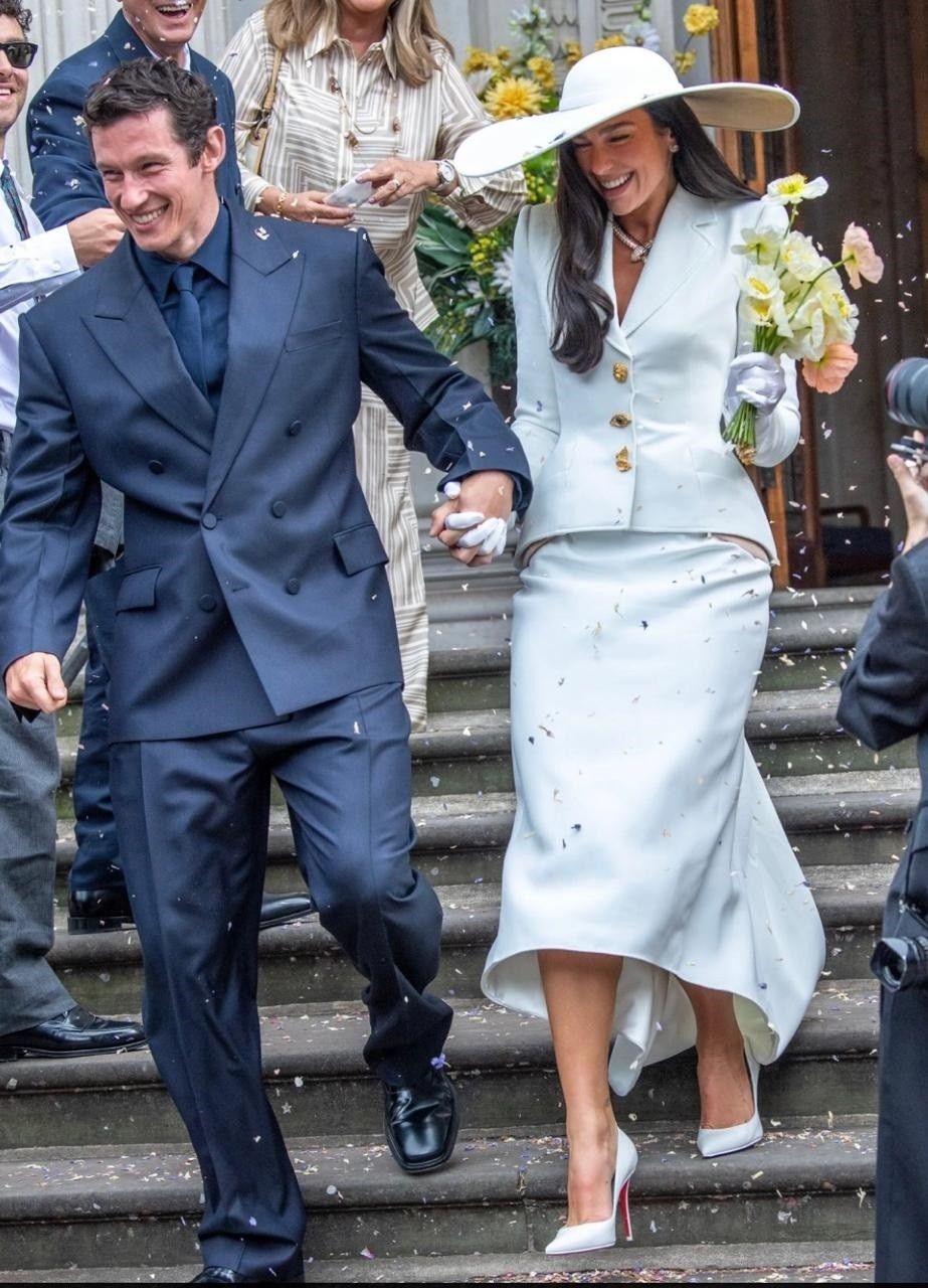 Dua Lipa e Callum Turner celebram casamento em Londres