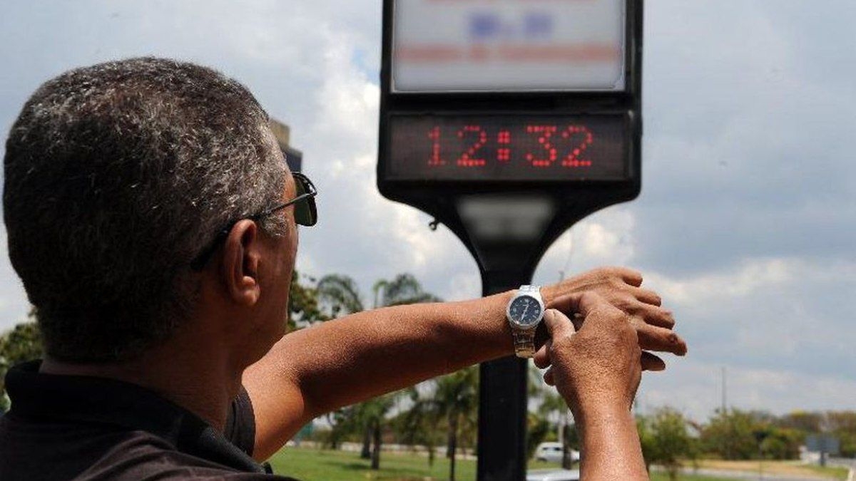 Governo desmente boatos sobre retorno do horário de verão
