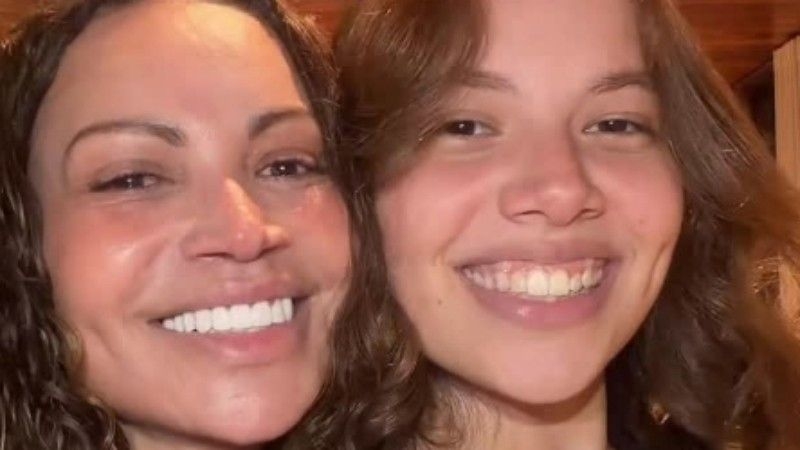 Semelhança impressiona em vídeo de Solange Almeida e filha