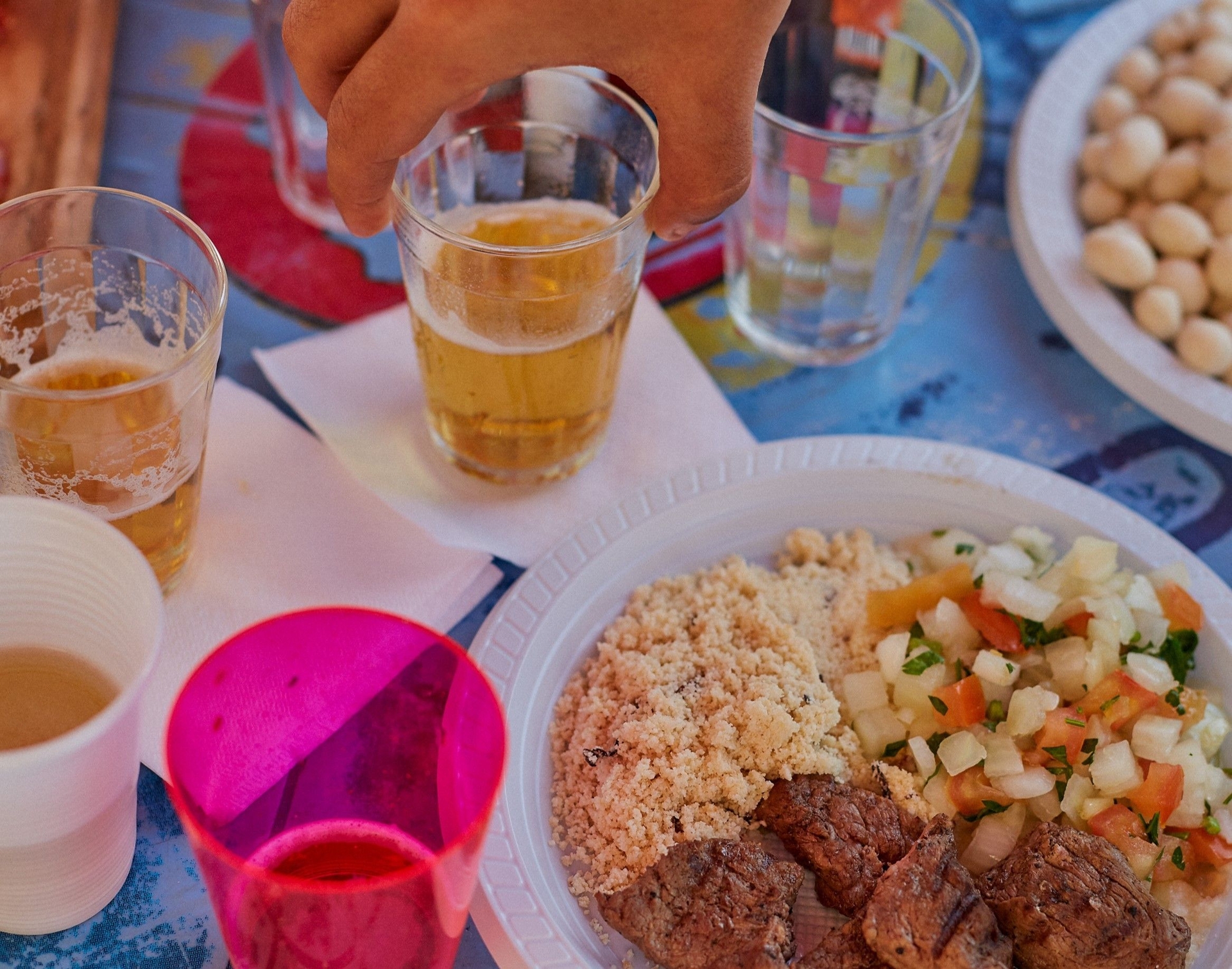 Cerveja e churrasco: descubra os efeitos dessa combinação