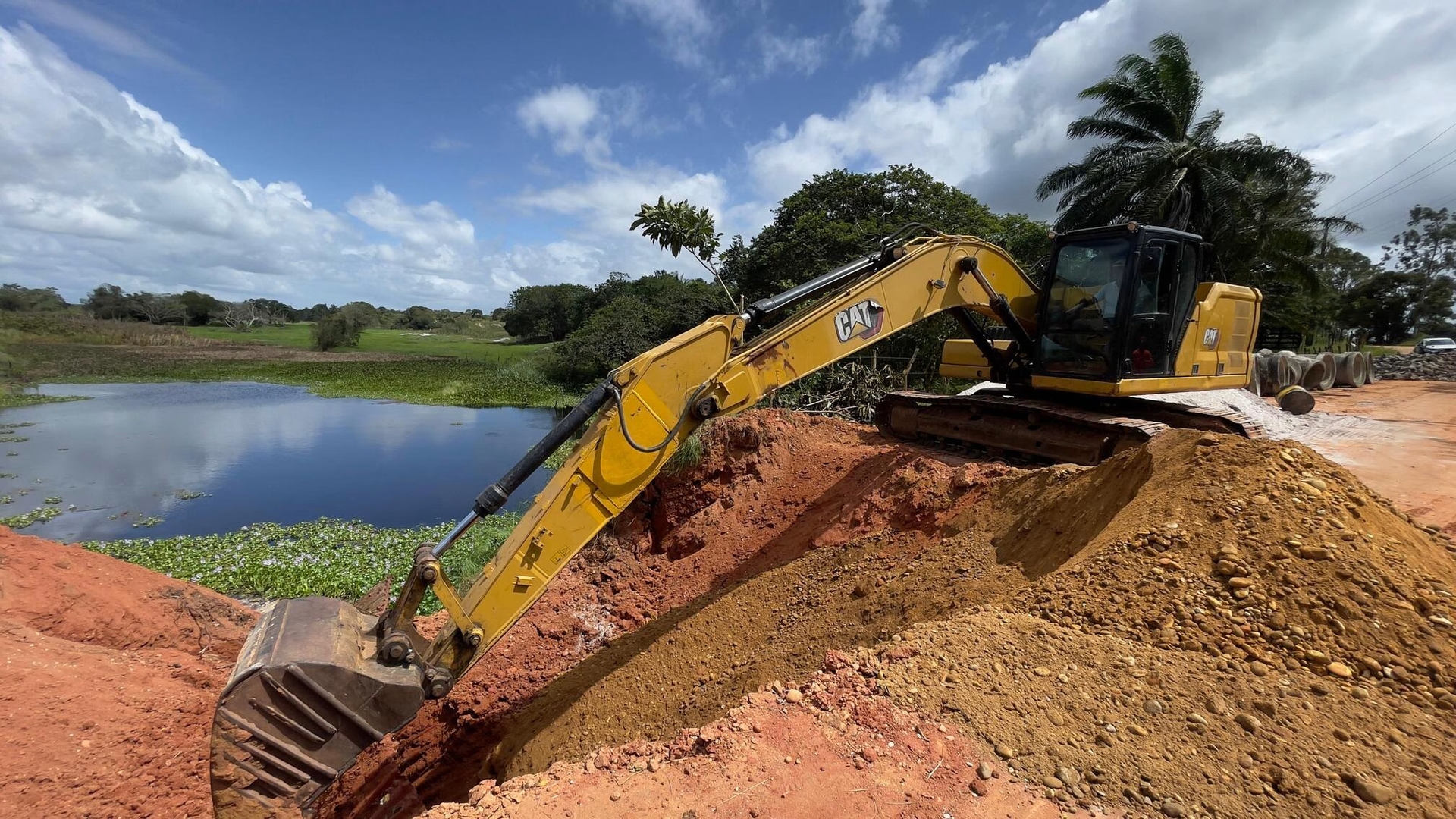 Recuperação da Estrada da Ponta Mofina em Penedo