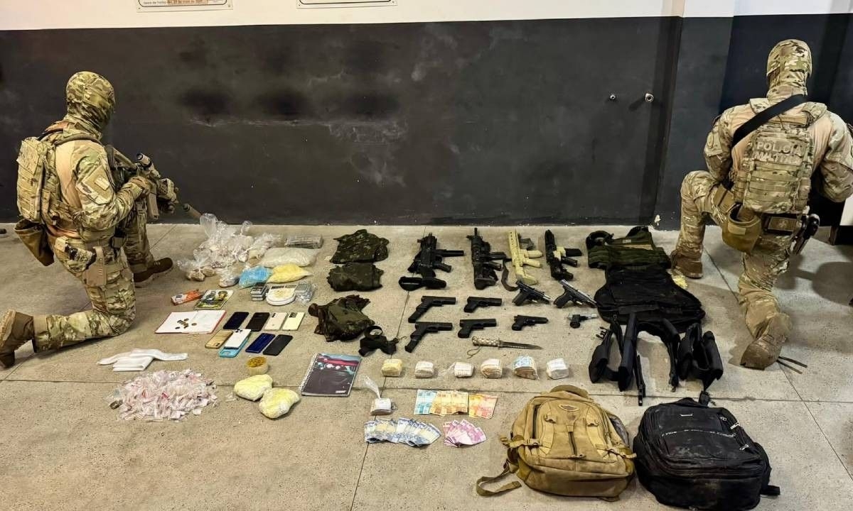 Operação na Bahia apreende armas e quase R$ 30 mil